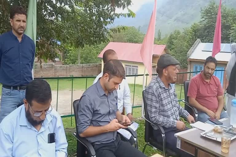 tral-admn-organise-twin-public-darbar-in-single-day