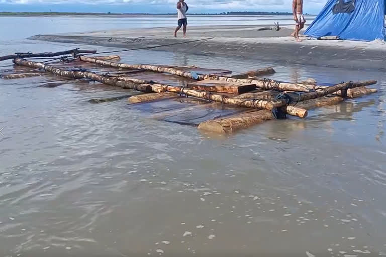 smuggling wood trade through chiang river