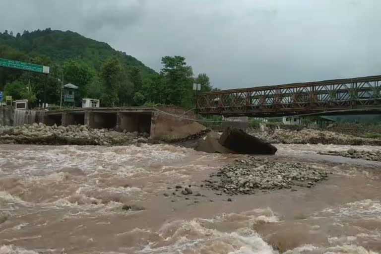 major-roads-closed-in-poonch-due-to-heavy-rains