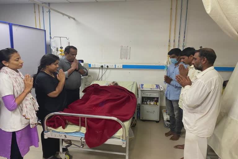 Organ Donation in Ahmedabad Civil Hospital : દેવભૂમિ દ્વારકાના બ્રેઇનડેડ દર્દીના અંગદાને અજવાળી બીજા દર્દીઓની જીવનની અમાસ