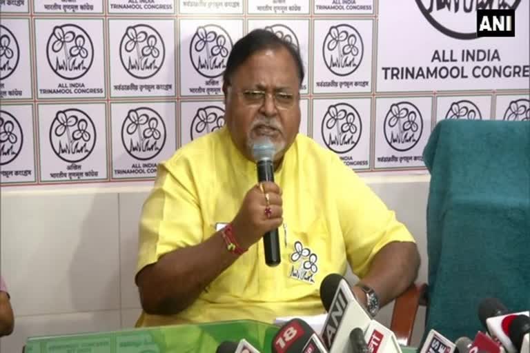 Partha Chatterjee also suspended from party by Trinamool Congress  Partha Chatterjee suspended from Trinamool Congress  പാര്‍ത്ഥ ചാറ്റര്‍ജിയെ പാര്‍ട്ടിയില്‍ നിന്ന് പുറത്താക്കി  പാര്‍ത്ഥ ചാറ്റര്‍ജിയെ തൃണമൂല്‍ കോണ്‍ഗ്രസില്‍ നിന്ന് പുറത്തായി  എസ്‌എസ്‌സി റിക്രൂട്ട്‌മെന്‍റ് അഴിമതിയില്‍ പാര്‍ത്ഥ ചറ്റര്‍ജി അറസ്റ്റില്‍