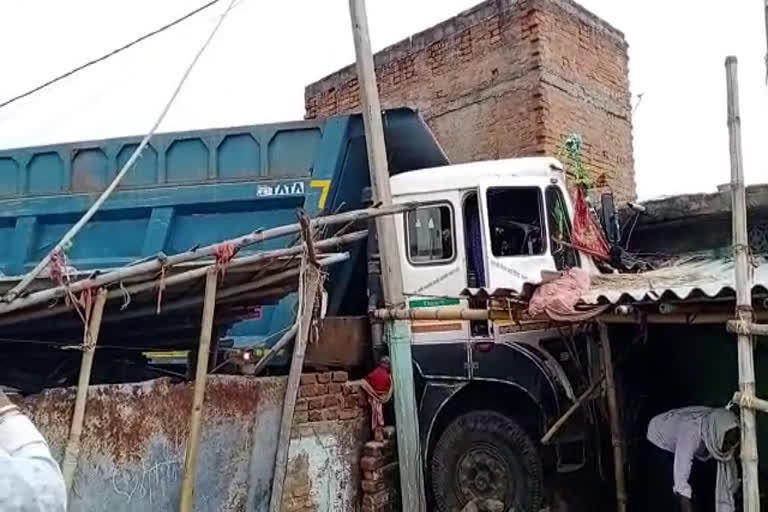 road accident in godda