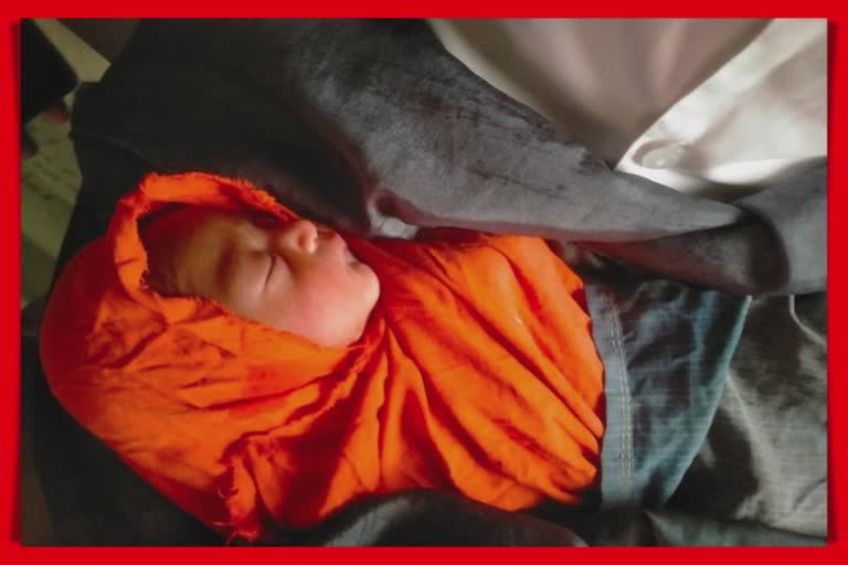 Baby found on side of road : આ માસૂમનું શું થશે? પલસાણા ચાર રસ્તાથી મળ્યું નવજાત શિશુ