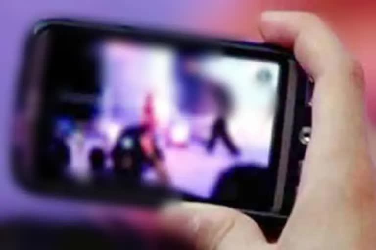 chhattisgarh police arrested the man who made the obscene video viral from dumka