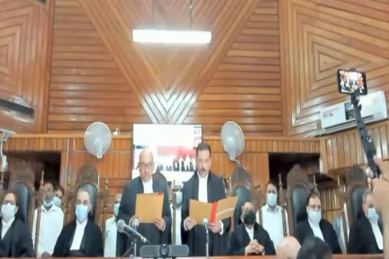 justice-rajesh-sekhri-takes-oath-as-additional-judge-of-JKLHC