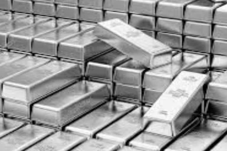 two-kg-of-gold-100-kg-of-silver-seized-from-railway-passenger