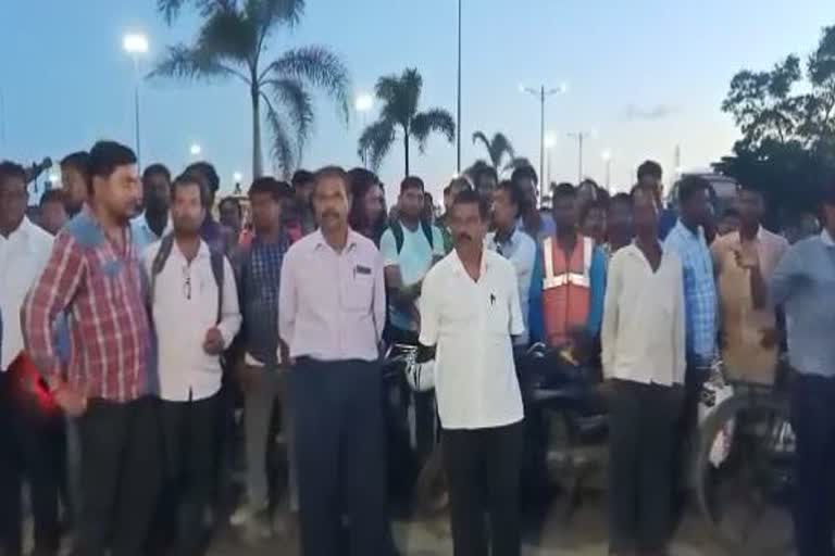 iocl worker demanding compensation of worker death in paradeep