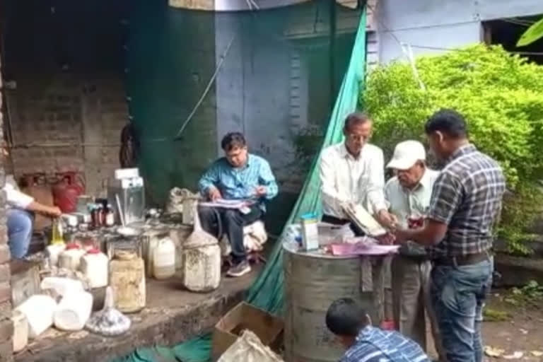 Food department raid in Khargon