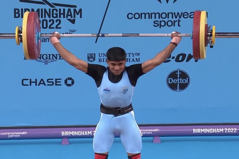 commonwealth games 2022  India s Sanket Sargar Wins Silver In 55kg Category Weightlifting  Sanket Sargar  Sanket mahadev sargar  കോമണ്‍വെല്‍ത്ത് ഗെയിംസ്  സങ്കേത് മഹാദേവ് സര്‍ഗര്‍