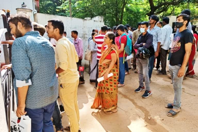 Protest by CET repeat students