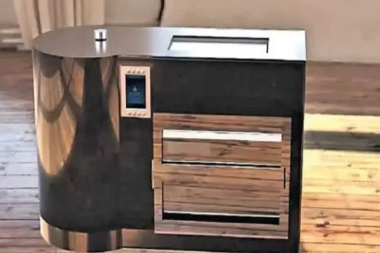 A machine that washes clothes in 80 seconds without detergent and water