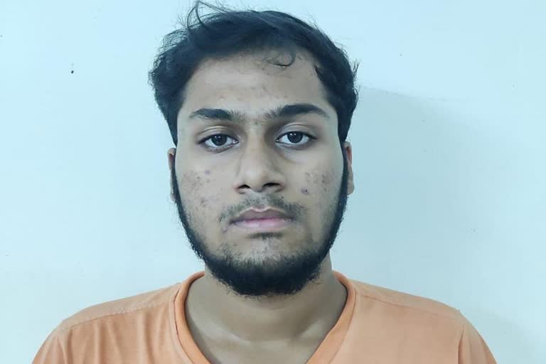 An engineering college student from Tirupattur was arrested by the police  links with the ISIS terrorist organization one youth arrested  Contact with ISIS Movement College Student Arrest  College Student Arrested for his alleged Contact with ISIS Movement  ഐഎസ് ഭീകര സംഘടനയുമായി ബന്ധം  ഐഎസ് ഭീകര സംഘടനയുമായി ബന്ധമുള്ളയാൾ പൊലീസ് പിടിയിൽ  നിരോധിത ഭീകര സംഘടനയുമായി ബന്ധം  തമിഴ്‌നാട് സ്വദേശി ഐഎസ് ബന്ധം ആരോപിച്ച് അറസ്റ്റിൽ