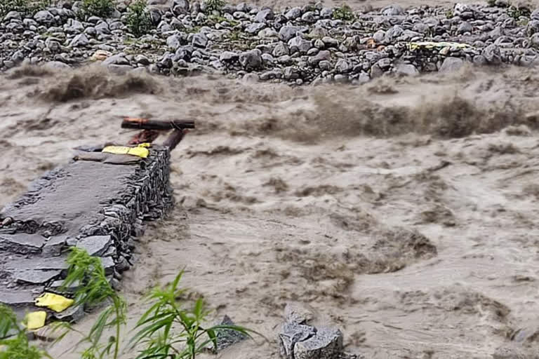 Cloud burst in Tosh Nala Kullu