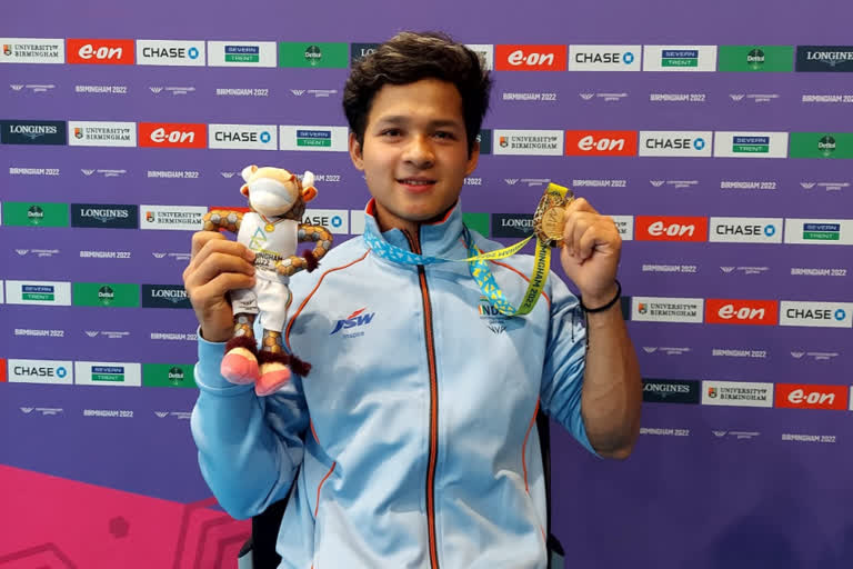 jeremy lalrinnunga  pm modi congratulates jeremy lalrinnunga  jeremy lalrinnunga gold medal  cwg  cwg 2022  commonwealth games  commonwealth games 2022  pm tweet  narendramodi  കോമണ്‍വെല്‍ത്ത് ഗെയിംസ്  കോമണ്‍വെല്‍ത്ത് ഗെയിംസ് 2022  ജെറമി ലാൽറിന്നുങ്ക