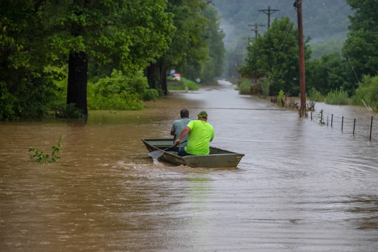 Flash floods in Himachal: 150 people trapped in the midst of floods