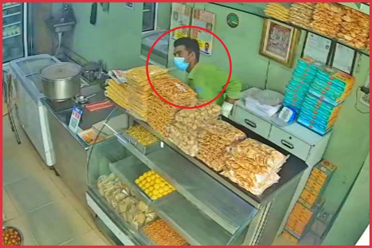Theft in a sweet shop in Mandi