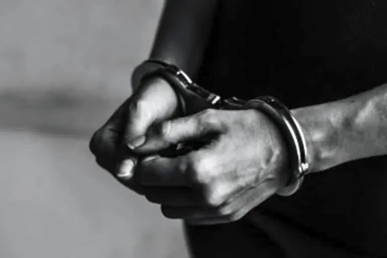 بارہمولہ میں رورل ڈیولپمنٹ ڈیپارٹمنٹ کا ملازم رشوت کے الزام میں گرفتار