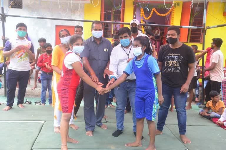 Shivling is made from the soil of  Ninety years old arena in raipur naagpanchmi