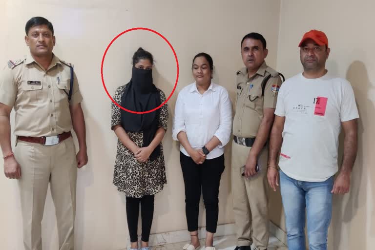 naina-sharma-arrested-from-delhis-igi-airport-in-tehri-treasury-scam