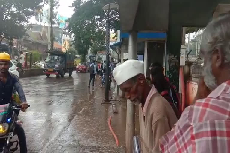 ಹುಡುಗಿ ವಿಚಾರಕ್ಕೆ ಎರಡು ಗುಂಪುಗಳ ನಡು ಹುಡುಗಿ ವಿಚಾರಕ್ಕೆ ಎರಡು ಗುಂಪುಗಳ ನಡುವೆ ಗಲಾಟೆವೆ ಗಲಾಟೆ