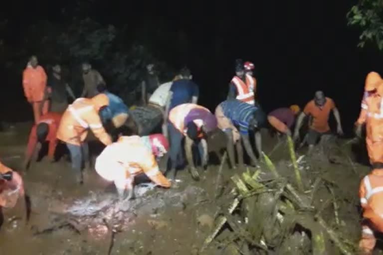 kannur rain  landslide in kannur  missing child body found in kannur  കണ്ണൂരിൽ ഉരുൾ പൊട്ടൽ  രണ്ടര വയസുകാരിയുടെ മൃതദേഹം കണ്ടെത്തി  രണ്ടര വയസുകാരിയെ ഉരുൾപൊട്ടലിൽ കാണാതായി