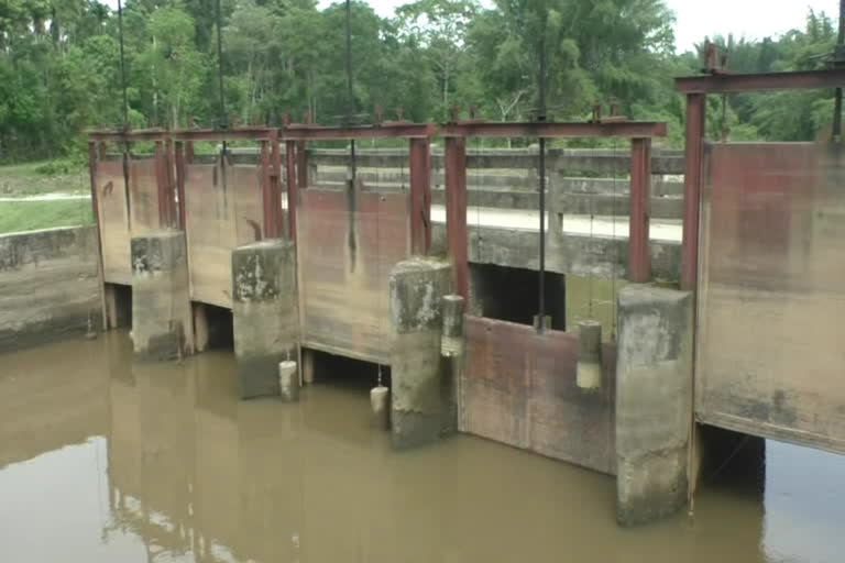 Collapse of irrigation project in Baihata