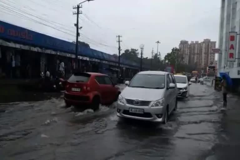 കേരളം മഴക്കെടുതി  കേരളത്തില്‍ മഴക്കെടുതിയെ തുടര്‍ന്ന് 49 ദുരിതാശ്വാസ ക്യാമ്പുകള്‍  kerala heavy rain Relief camp latest updates  kerala heavy rain Relief camps  സംസ്ഥാനത്ത് അതിതീവ്ര മഴ