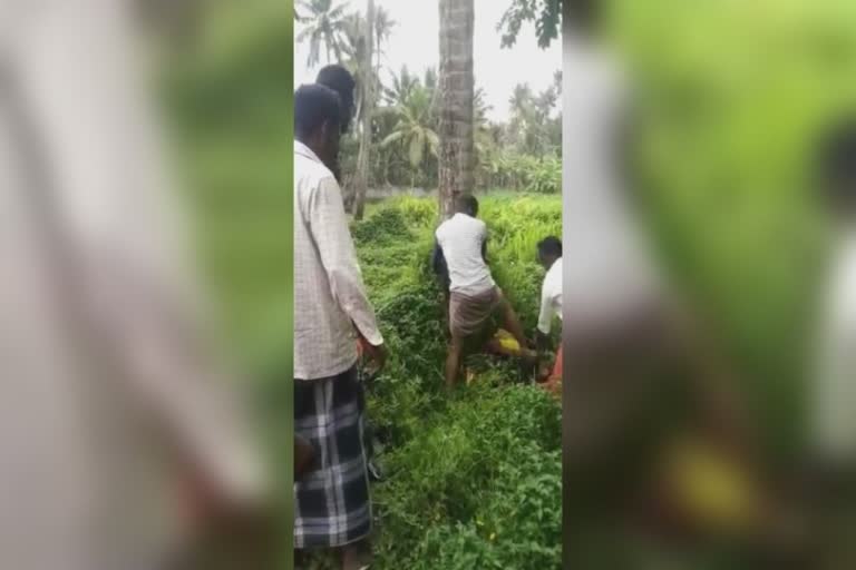 kollam valathungal attack  drunk men attacked youth  19 year youth attacked by drunk men valathungal  മദ്യപിക്കാൻ ലെയ്‌സ് കൊടുത്തില്ല  കൊല്ലത്ത് 19കാരന് ക്രൂര മർദനം  വാളത്തുങ്കലിൽ മദ്യപ സംഘം  പള്ളിമുക്ക് സ്വദേശിയായ നീലകണ്‌ഠനെ മർദിച്ചു