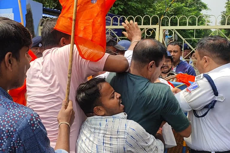 ABVP Police Clash in Siliguri during a protest against SSC Recruitment Scam