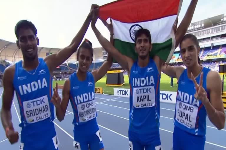 indian-relay-team-wins-silver-in-world-u20-athletics-championship