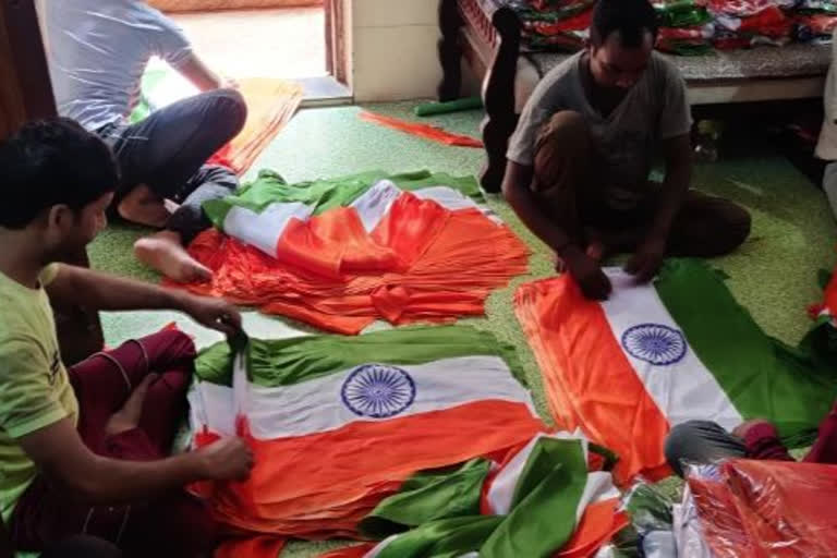 India's 'flag uncle' making 1 lakh tricolors a day to meet demands following 'Har Ghar Tiranga' initiative