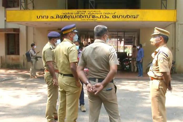 Two girls are missing from Kozhikode childrens home  Two girls are run away from childrens home  kozhikode latest news  കോഴിക്കോട് ഏറ്റവും പുതിയ വാർത്തകൾ  കോഴിക്കോട് വാർത്തകൾ  വെള്ളിമാടുകുന്ന് ബാലിക മന്ദിരത്തിൽ നിന്ന് രണ്ട് പെൺകുട്ടികളെ കാണാതായി  പോക്സോ കേസിലെ ഇരകളെ ബാലിക മന്ദിരത്തിൽ നിന്ന് കാണാതായി  ബാലിക മന്ദിരത്തിൽ നിന്ന് പെൺകുട്ടികൾ രക്ഷപ്പെട്ടു  ബാലിക മന്ദിരം കോഴിക്കോട് വാർത്ത