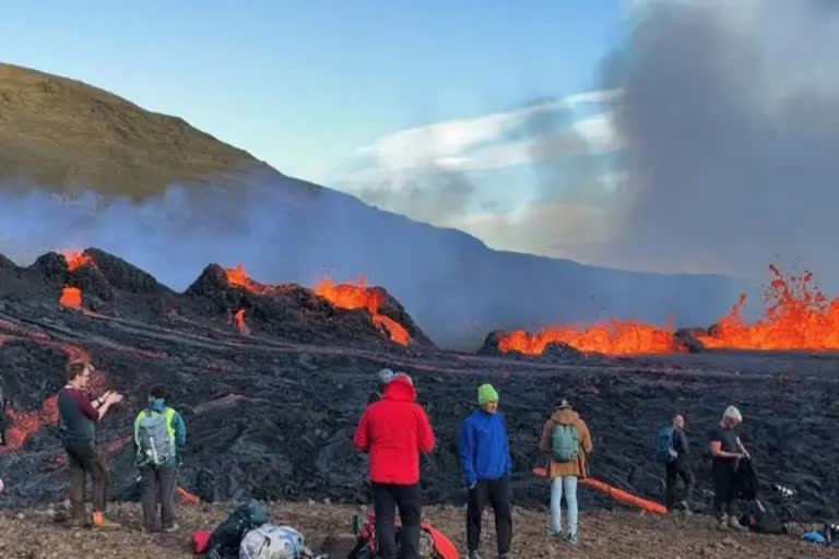 Volcanic Eruption  Latest Volcano Eruption News  Latest News  Latest International News  Natural Calamities News  Latest International News  Volcanic Eruption in Iceland  Volcanic Eruption in Iceland recent updates  അഗ്നിപര്‍വ്വത സ്ഫോടനം  ഐസ്‌ലാന്‍ഡിലെ അഗ്നിപര്‍വ്വത സ്ഫോടനം  റെയ്‌ക്‌ജാവിക്കിലെ അഗ്നിപര്‍വ്വത സ്ഫോടനം  സ്ഫോടനത്തെക്കുറിച്ച് ശാസ്‌ത്രജ്ഞരുടെ വിലയിരുത്തലുകള്‍  കഴിഞ്ഞദിവസം ഐസ്‌ലാന്‍ഡിലുണ്ടായ അഗ്നിപര്‍വ്വത സ്ഫോടനം  പ്രധാനപ്പെട്ട വിമാനത്താവളം  വ്യോമഗതാഗതം  യൂറോപ്പിലെ ഏറ്റവും വലിയ അഗ്നിപർവ്വതം സ്ഫോടനം  ഏറ്റവും വലിയ അഗ്നിപർവ്വതം സ്ഫോടനം  ജിയോഫിസിസ്‌റ്റുകള്‍  Reykjavik Volcanic eruption  Scientists on Reykjavik Volcanic eruption