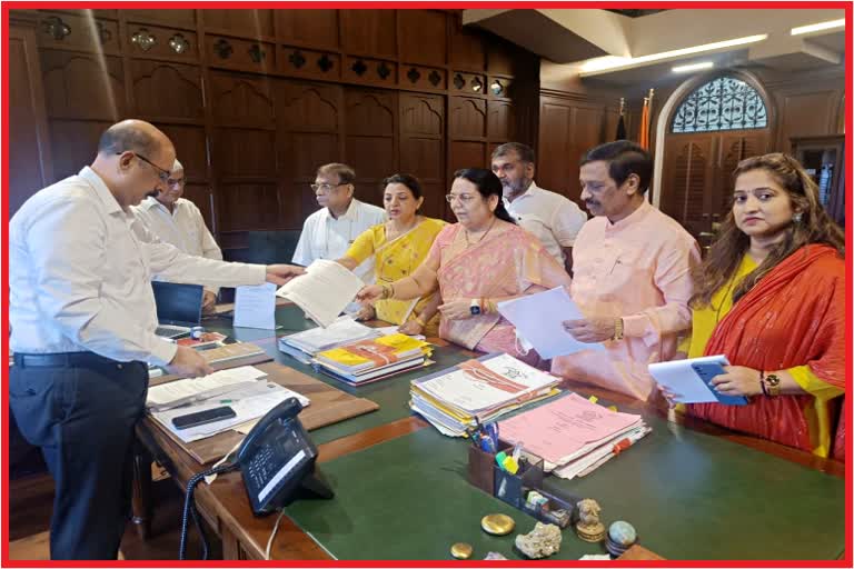 Shiv Sena leaders met the Director General of Police