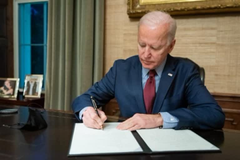 Biden signs second executive order on abortion rights