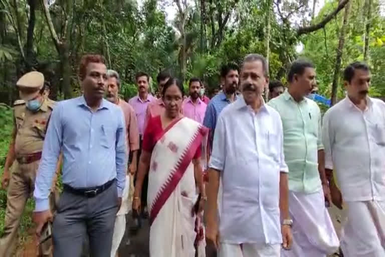 Minister MV Govindan visits affected places in Kannur  KPCC President MV Govindan visits affected places in Kannur  heavy rain and landslide in Kannur  kannur latest news  കണ്ണൂരിൽ ഉരുള്‍പൊട്ടൽ  കണ്ണൂരിൽ മഴവെള്ളപ്പാച്ചിൽ  കണ്ണൂരിൽ മഴക്കെടുതി  കണ്ണൂരിൽ മഴക്കെടുതി മരണസംഖ്യ  കണ്ണൂർ ദുരിതബാധിത പ്രദേശങ്ങൾ  ദുരിതബാധിത പ്രദേശങ്ങൾ സന്ദർശിച്ച് മന്ത്രി എംവി ഗോവിന്ദൻ  ദുരിതബാധിത പ്രദേശങ്ങൾ സന്ദർശിച്ച് കെ സുധാകരൻ  കണ്ണൂർ ജില്ലയിലെ ഉരുൾപൊട്ടൽ മരണസംഖ്യ  MV Govindan  സർക്കാർ ധനസഹായം  കണ്ണൂർ ജില്ലയിലെ മലയോര മേഖലകളിൽ  മന്ത്രി എം വി ഗോവിന്ദന്‍ മാസ്റ്റർ  കെപിസിസി പ്രസിഡൻ്റ് കെ സുധാകരൻ എംപി  സുധാകരൻ എംപി  ദുരിതബാധിത പ്രദേശങ്ങൾ  k sudhakaran  kpcc president  kerala rains  kerala rain updates  kerala rain live updates