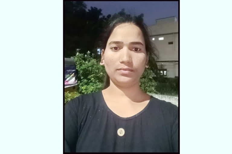 woman caught thief in Rangareddy