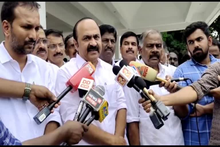 VD Satheesan replied about Diesel crisis and ksrtc  VD Satheesan  Diesel crisis  ksrtc  ഡീസല്‍ പ്രതിസന്ധി  കെഎസ്‌ആര്‍ടിസി  വിഡി സതീശന്‍  കെഎസ്ആര്‍ടിസി സര്‍വീസുകള്‍  കെ എസ് ആര്‍ ടി സി ഓര്‍ഡിനറി സര്‍വീസ്  സ്വിഫ്‌റ്റ് ബസ്  കെ എസ് ആര്‍ ടി സി പ്രതിസന്ധി  കൊല്ലം ജില്ലയിലെ പ്രധാന വാര്‍ത്തകള്‍  പ്രാദേശിക വാര്‍ത്തകള്‍  ഡീസല്‍ പ്രതിസന്ധിയെ തുടര്‍ന്ന് കെഎസ്ആര്‍ടിസിയുടെ സര്‍വീസുകള്‍ വെട്ടികുറച്ചു  ഓര്‍ഡിനറി സര്‍വീസുകള്‍  കെ എസ് ആര്‍ ടി സി ഓര്‍ഡിനറി സര്‍വീസുകള്‍