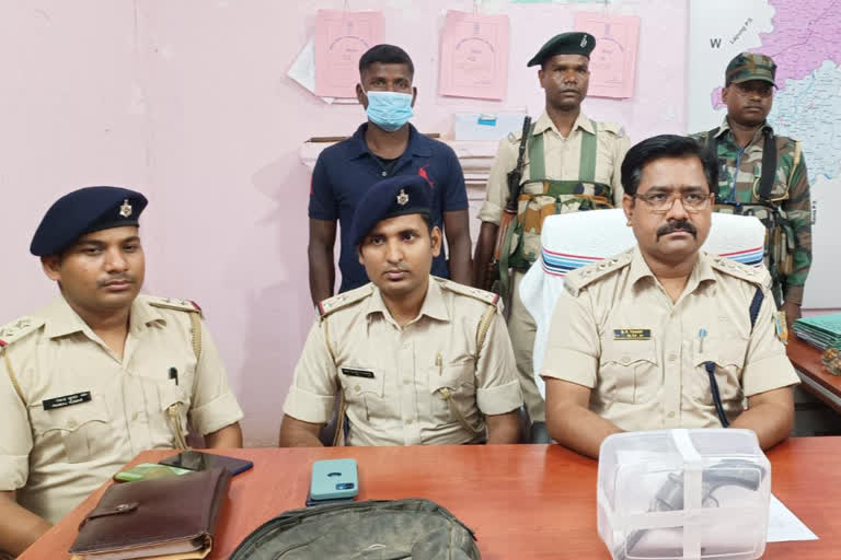 Naxalite of PLFI squad arrested cartridges and pamphlets recovered