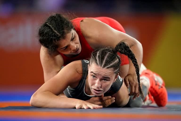 wrestler sakshi malik gold medal