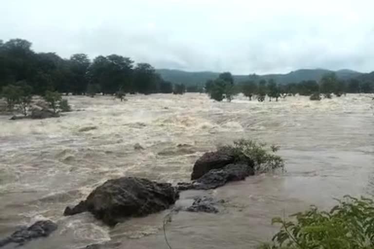 Hogenakkal falls