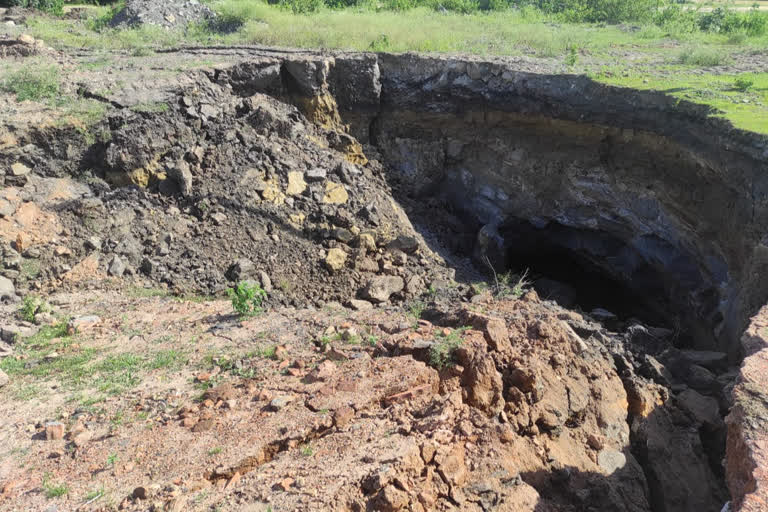 Landslide on Kabriabad road in CCL area