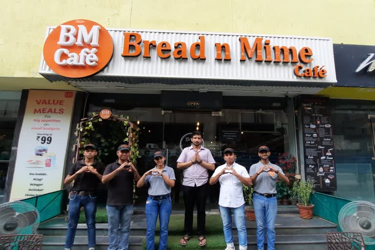 agra-bread-and-mime-restaurant