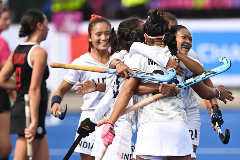 CWG 2022  India win Bronze in women s hockey CWG 2022  India win Bronze in women s hockey  commonwealth games 2022  സവിത പുനിയ  savitha punia  വനിത ഹോക്കിയില്‍ ഇന്ത്യയ്‌ക്ക് വെങ്കലം  കോമണ്‍വെല്‍ത്ത് ഗെയിംസ് 2022