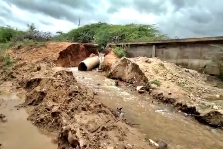 ಕಾಲುವೆ ಒಡೆದು‌ ಲಕ್ಷಾಂತರ ಕ್ಯೂಸೆಕ್ ನೀರು‌ ವ್ಯರ್ಥ