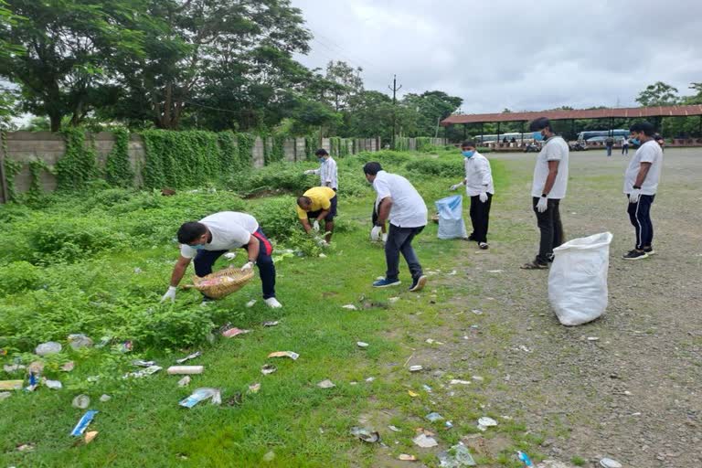 cleaning programme by journalist union in bhubaneswar