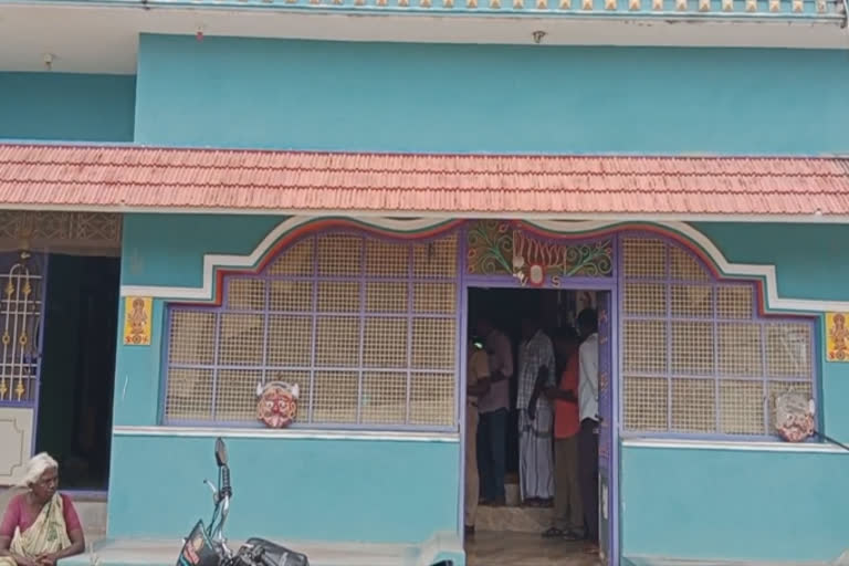 வனச்சரக அலுவலர் வீட்டில் 13 சவரன் நகை மற்றும் ரூ.6 லட்சம் கொள்ளை