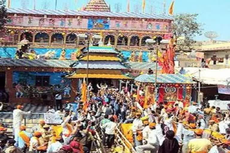 Khatu Shyam temple in Sikar Rajasthan  Devotees die in stampede at temple  തിക്കിലും തിരക്കിലുംപെട്ട് മരണം  ഖാട്ടു ശ്യാം  സികാർ ജില്ല  ക്ഷേത്രത്തിലെ തിക്കിലും തിരക്കിലും മൂന്ന് മരണം  ഗ്യാരാസ് ദിനം  Gyaras day