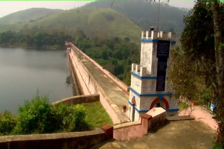 mullaperiyar dam  mullaperiyar dam water level  weather update idukki  idukki rain update  മുല്ലപ്പെരിയാർ ഡാമിലെ ജലനിരപ്പ്  മുല്ലപ്പെരിയാർ ഷട്ടറുകൾ തുരന്നു  ഇടുക്കി മഴ  ഇടുക്കി വാർത്ത  idukki latest news