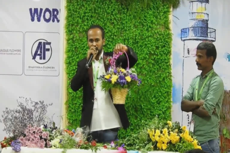 கொடைக்கானலில் பூங்கொத்து அலங்கார பயிற்சி வகுப்பு;  சுற்றுலா பயணிகள் ஆர்வம்